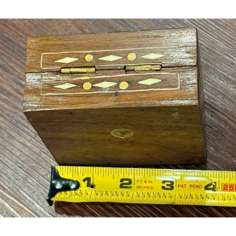 Pier 1 Polished Wooden Trinket Box W/ Brass & White  Inlay ‎ 3.5
